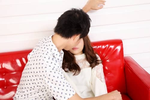 キスしてるカップル