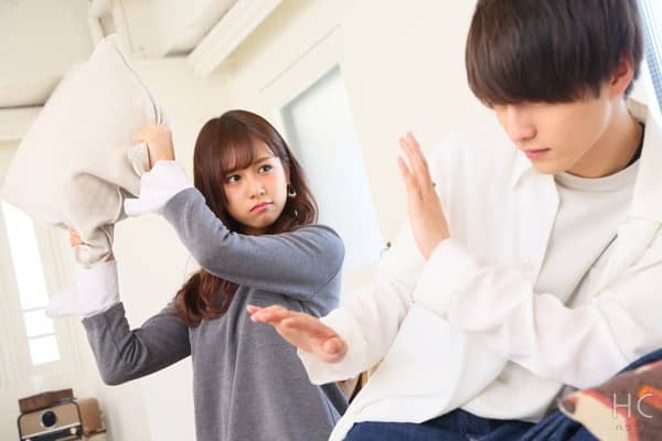 浮気した彼氏に怒る彼女