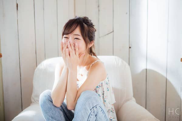 満面の笑顔の女性